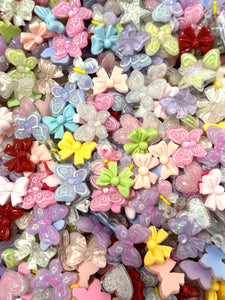 Flat Back Resin Flowers/Charms Scoops. Assorted Colors