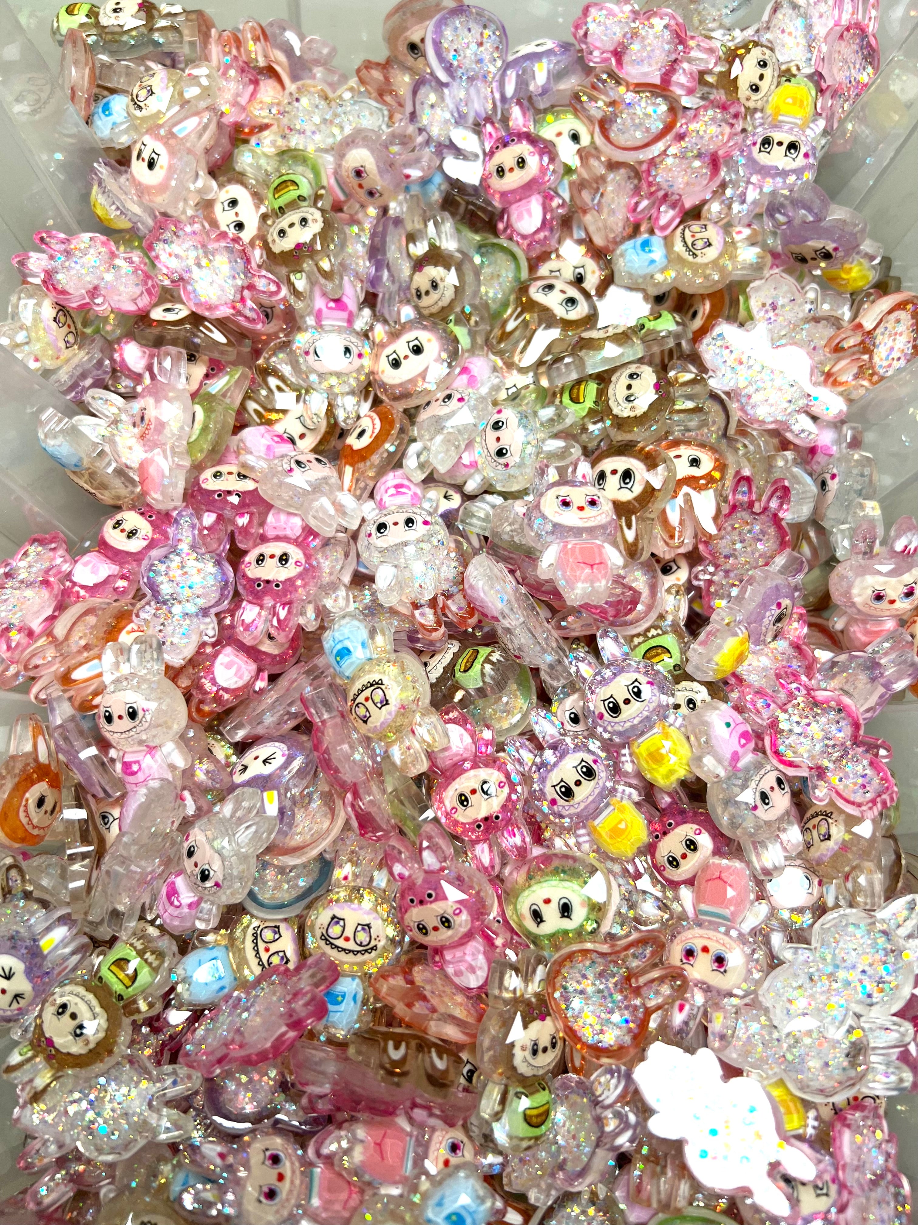 10/15/25 4:30 PM PST Flat Back Resin/Acrylic Flower And Charm Mixes, Assorted Colors