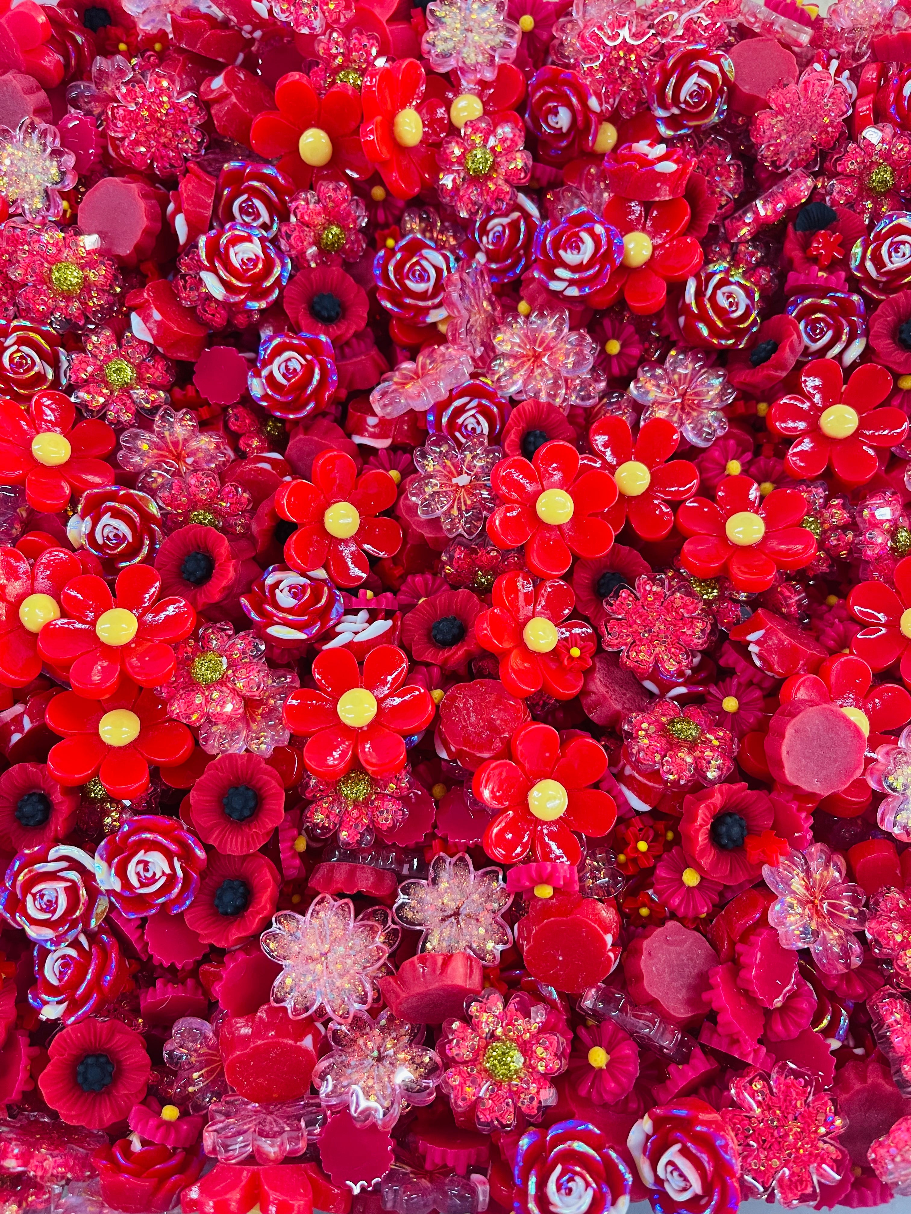 10/15/25 4:30 PM PST Flat Back Resin/Acrylic Flower And Charm Mixes, Assorted Colors