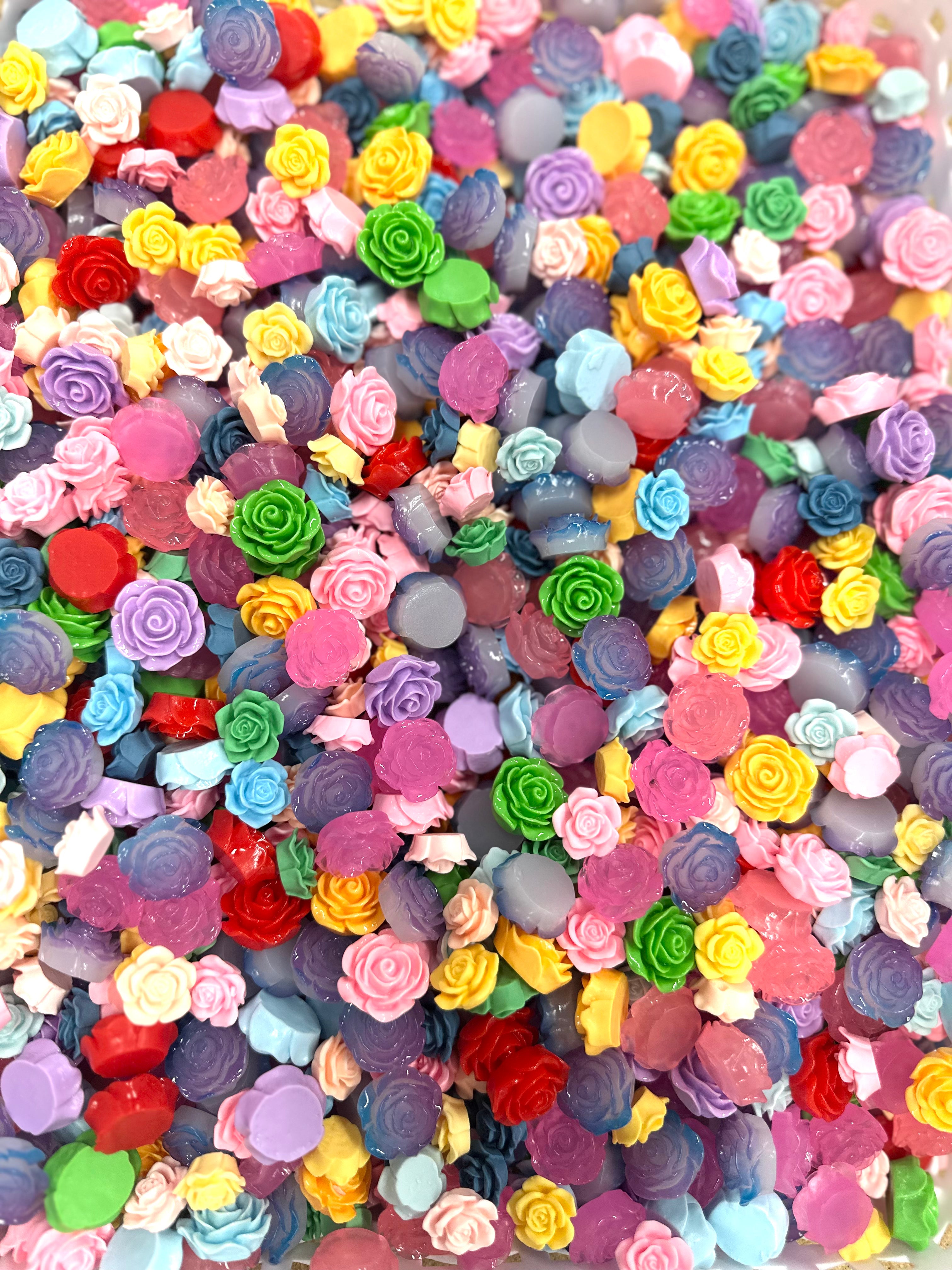 10/15/25 4:30 PM PST Flat Back Resin/Acrylic Flower And Charm Mixes, Assorted Colors