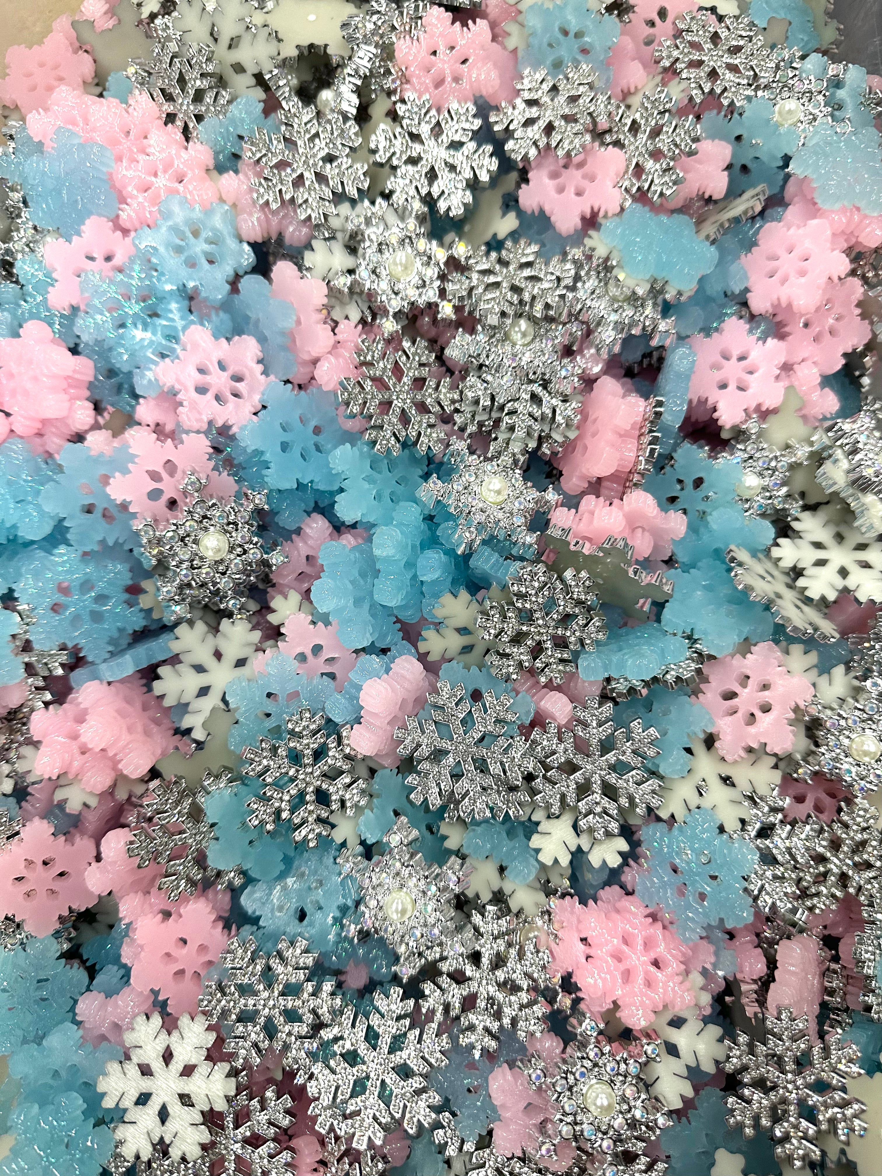 10/15/25 4:30 PM PST Flat Back Resin/Acrylic Flower And Charm Mixes, Assorted Colors