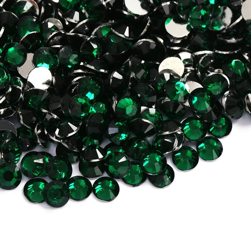 Resin Rhinestones, Emerald Silver Back