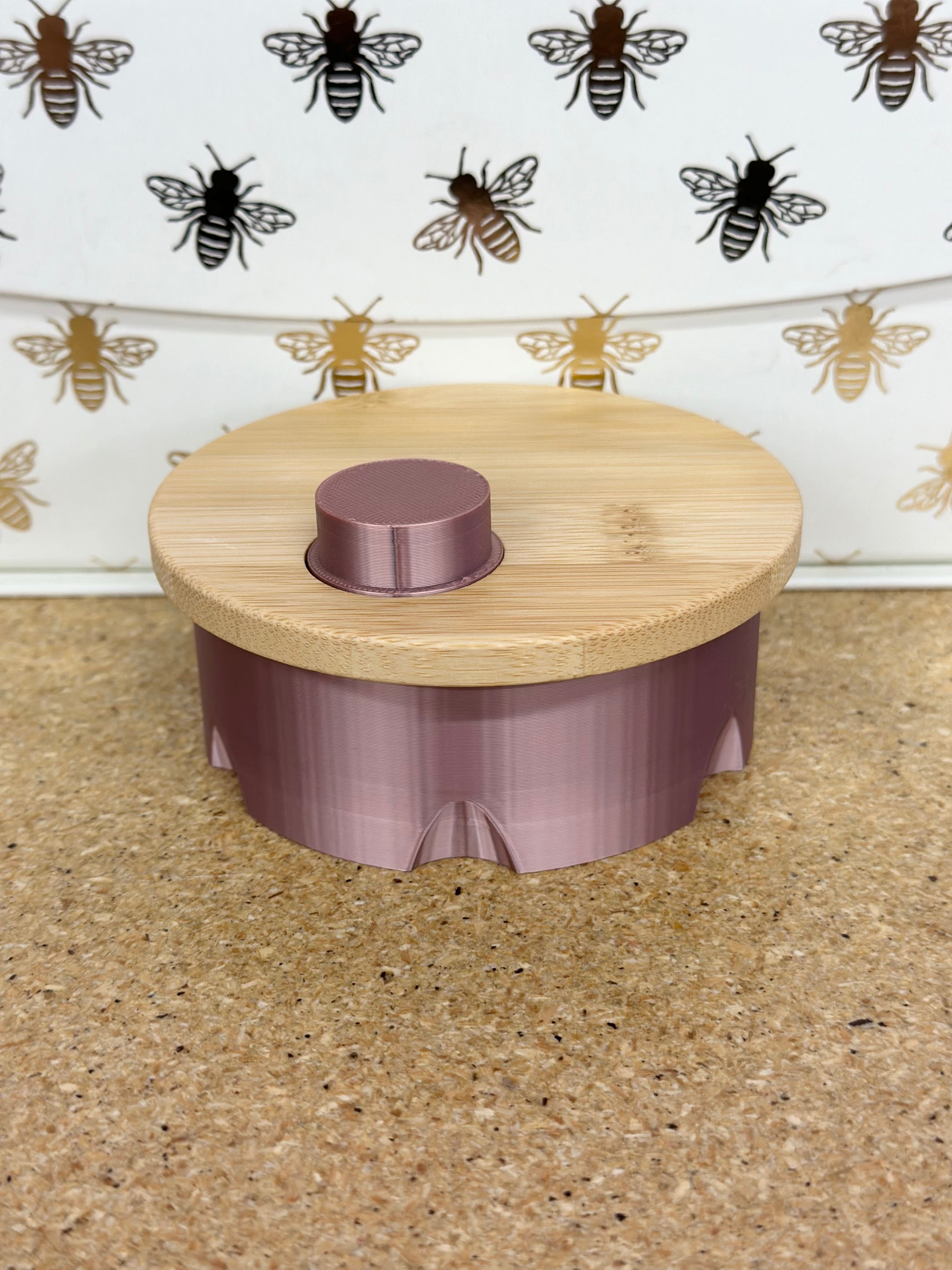 Cali Bees Lid Holders