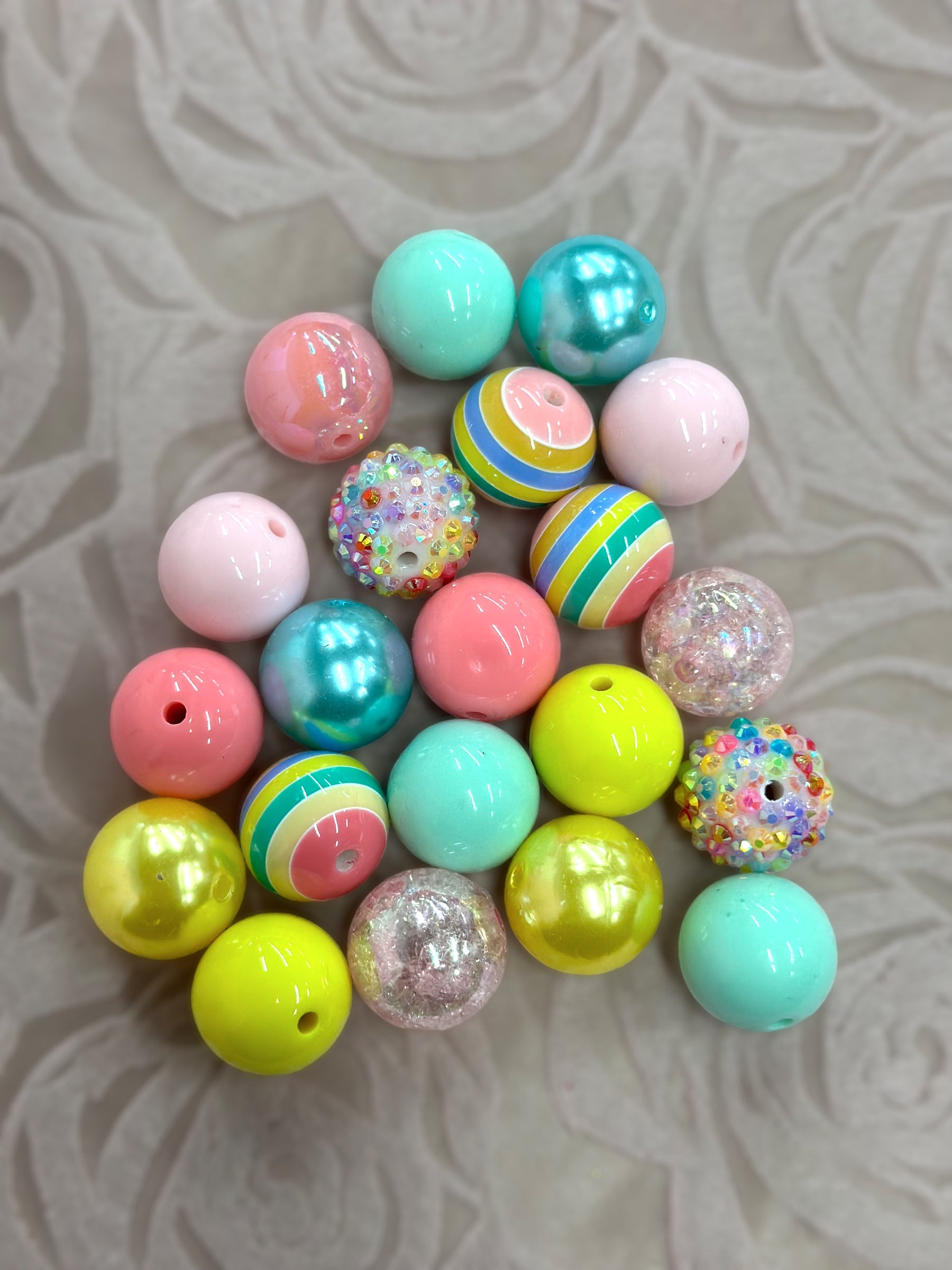 20 mm Bubblegum Beads, 50 pcs/bag. Assorted colors.