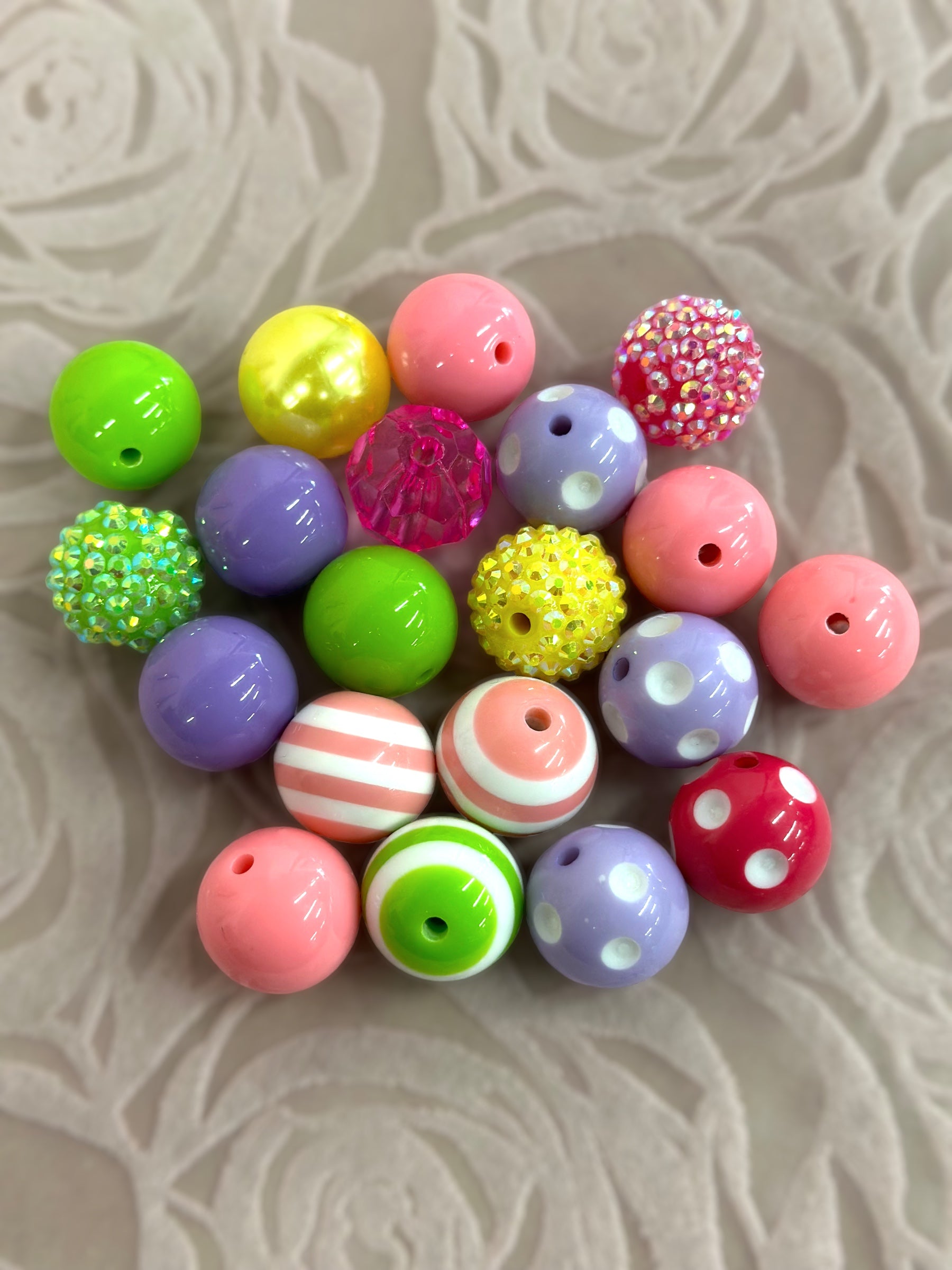 20 mm Bubblegum Beads, 50 pcs/bag. Assorted colors.